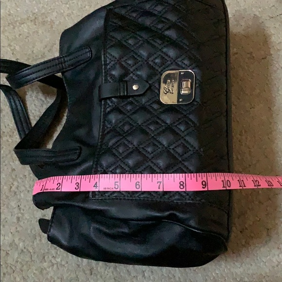 Guess - Picture 5 of 8